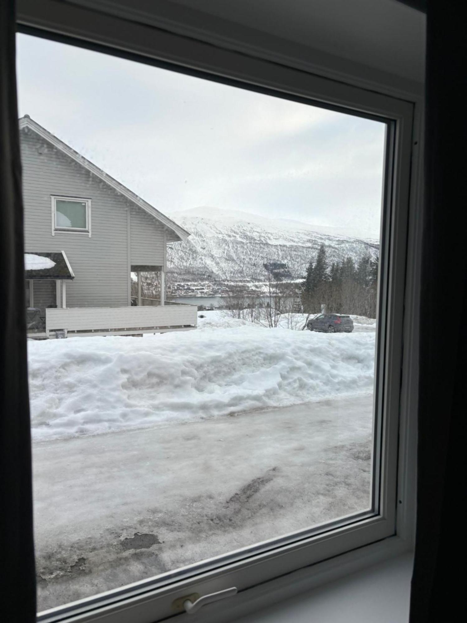 Sentral 4-Roms Leilighet I Trollbakken Tromsø Exterior foto